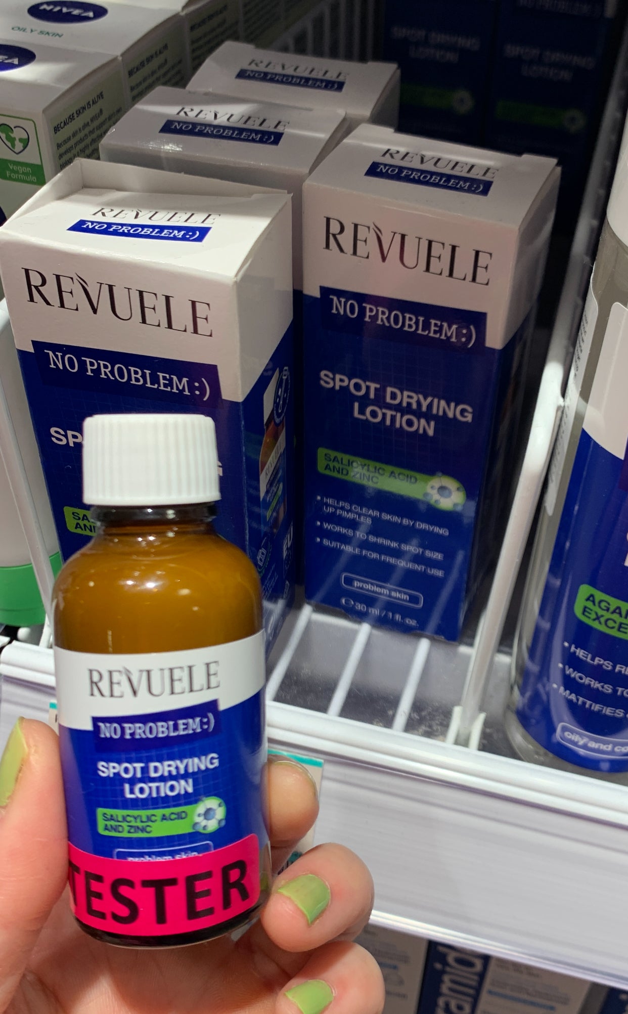Revuele Spot Drying Lotion - 含有水楊酸及硫磺成分,快速消炎、減退紅腫,專為暗瘡肌設計,溫和配方適合敏感肌,點塗設計精準對付暗瘡,讓肌膚回復光滑無瑕!✨ #Revuele暗瘡救星 #SpotDryingLotion #香港用家推薦