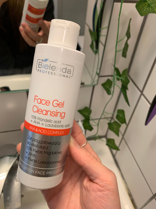 Bielenda 10% AHA洗面Gel,專為抗暗瘡設計的高效清潔產品