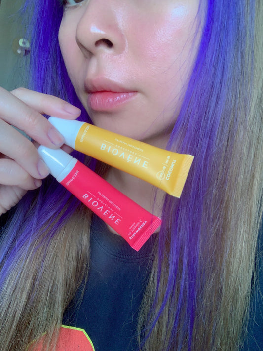 Biovène 椰子防曬潤唇膏 SPF 50,專為雙唇設計,提供高效防曬保護。蘊含機椰子油,滋潤同時抵禦UVA/UVB,守護您的唇部免受紫外線傷害。 #防曬唇膏 #椰子油 #Biovène