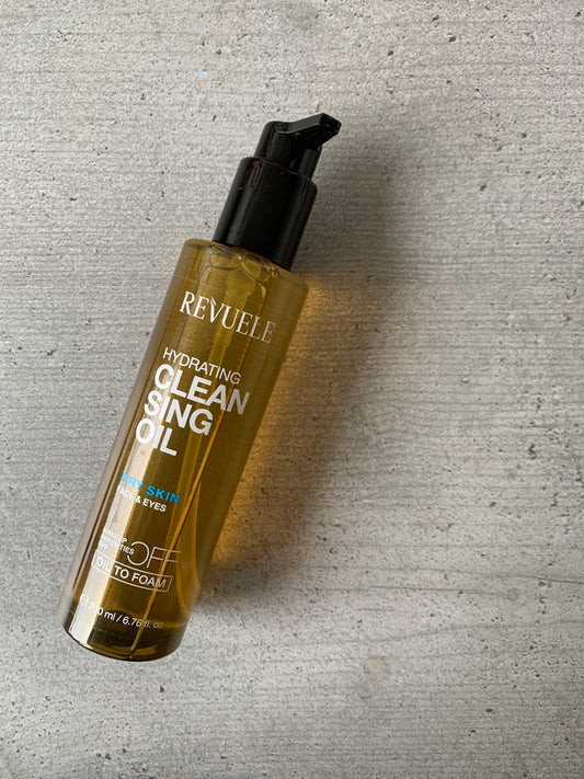 REVUELE 舒緩保濕卸妝油採用天然植物油配方,温和卸除彩妝,深層清潔毛孔,同時為肌膚補充水分,舒緩乾燥緊繃。