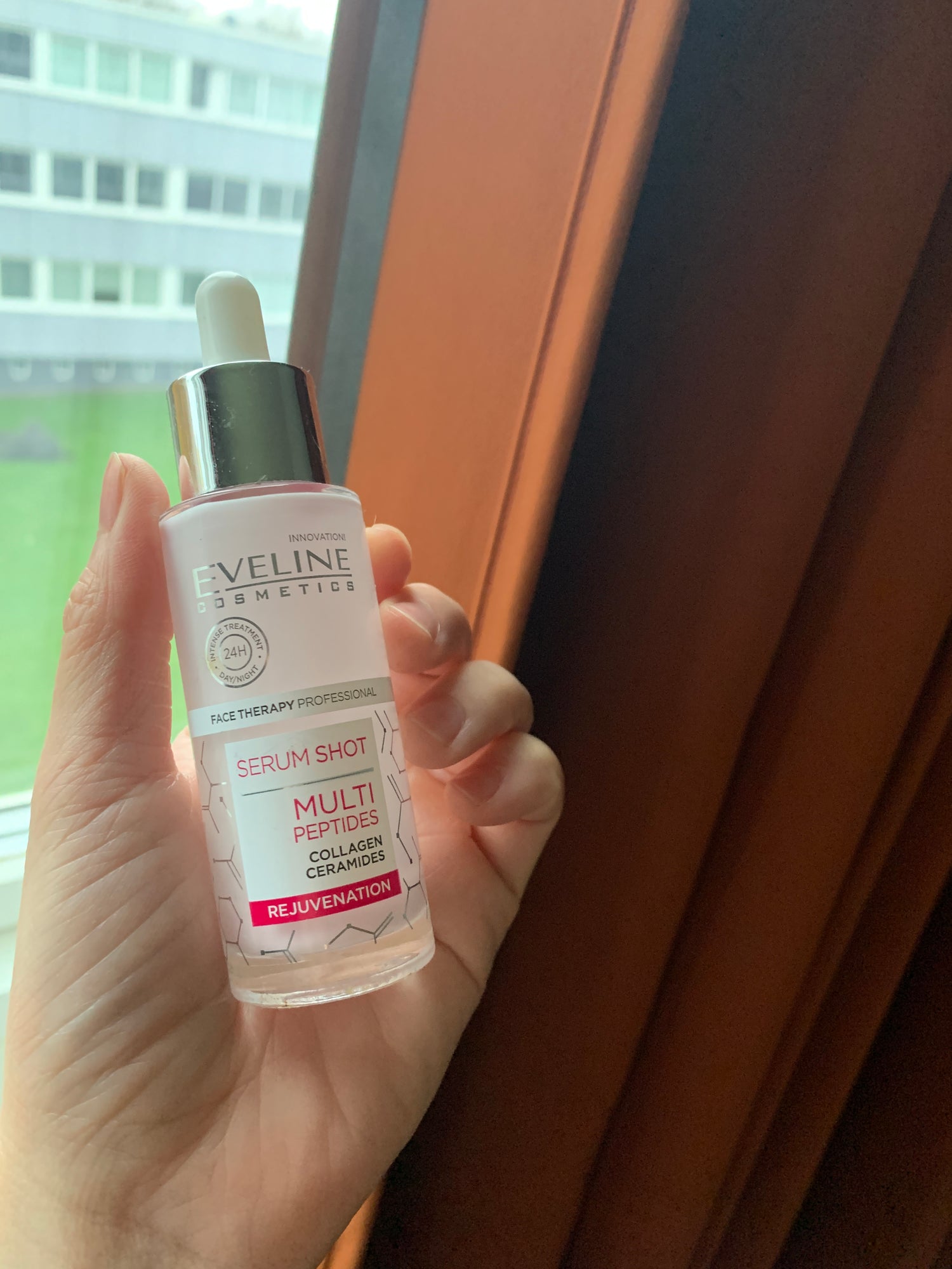 Eveline抗衰老多肽精華 | 血清肽精華液 改善暗沉皺紋 適合潮濕天氣 |