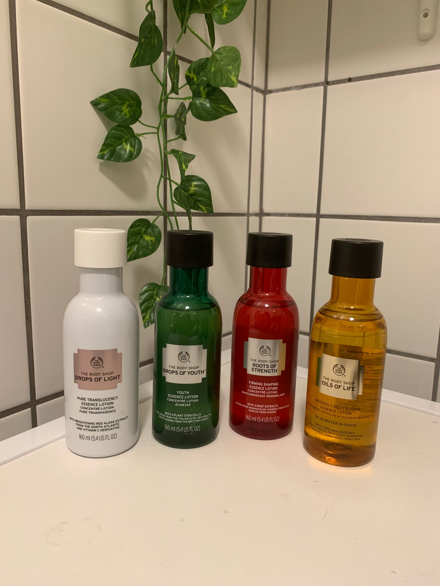 The Bodyshop 精華補濕水 160ML