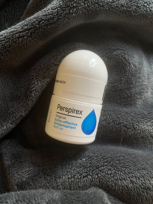 Perspirex extra effective roll on 採用獨特配方,能有效抑制汗腺分泌,長效止汗,保持乾爽自信。